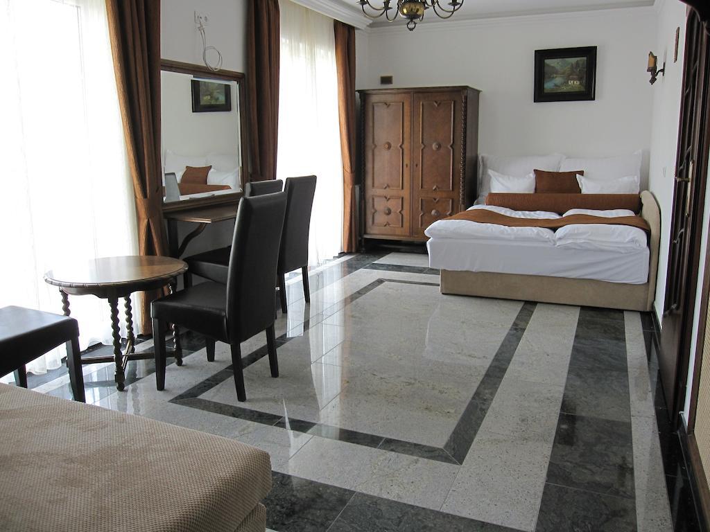 Gránit Villa Balatonszarszo Quarto foto